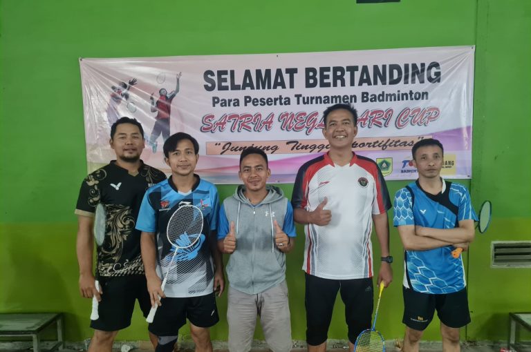 Turnamen Badmintom GOR Top