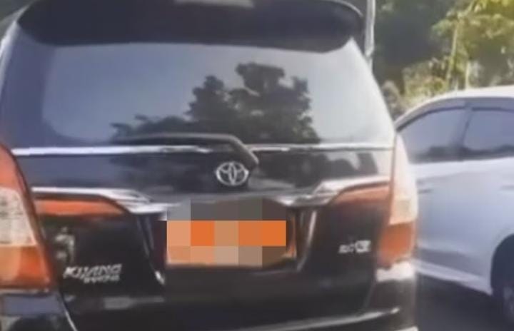 Viral, Mobil Dinas Tabrak Lari Pemotor di Kota Bogor
