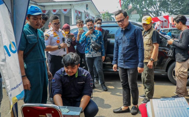 Bima Arya Uji Emisi untuk Kendaraan Dinas Pemkot Bogor