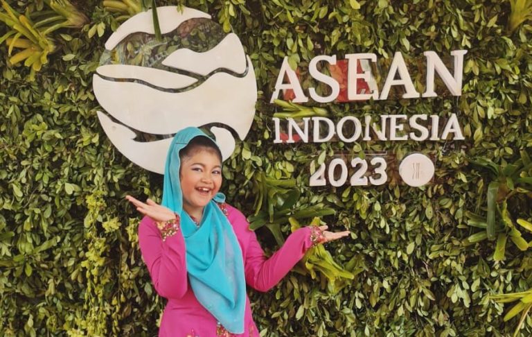 Tampil Memukau di KTT ASEAN, Sandrica Duta Anak Asal Bogor ‘Mengejar Impian’ ke Kancah Internasional