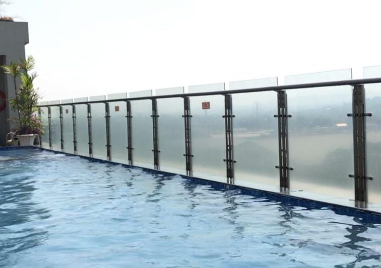 Kolam Renang Rooftop Pertama di Bogor Ada di BiglandOtel Sentul