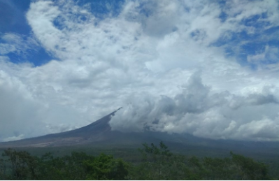 Gunung Semeru di Jawa Timur Erupsi, Tinggi Letusan 700 Meter