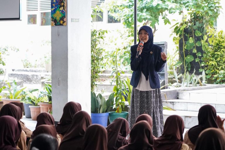 Penguatan P5, Anna Mariam Fadhilah Sampaikan Pendidikan Pancasila di SMPN 12 Kota Bogor