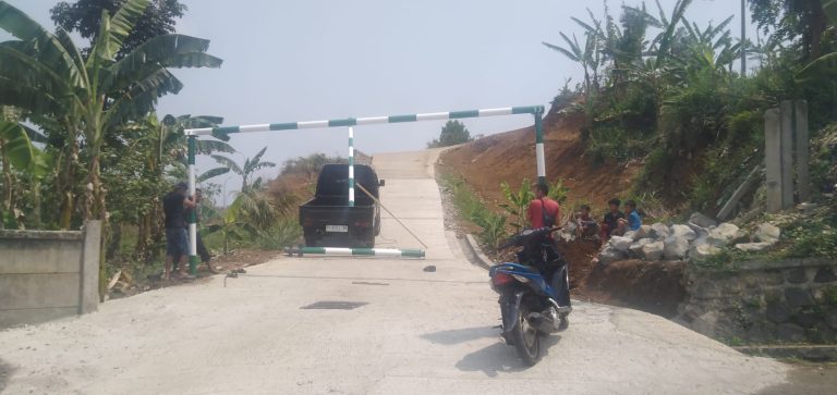 Jalan ‘Semiliar’ di Cimande Hilir Bogor Diportal