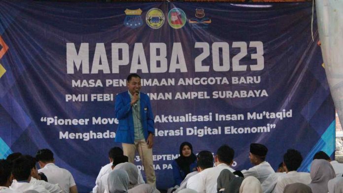 Ratusan Mahasiswa 