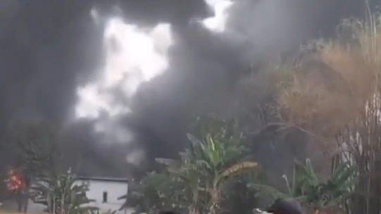 Kebakaran Pabrik Helm di Desa Sukamulya, Kecamatan Rumpin Bogor, Warga Berhamburan
