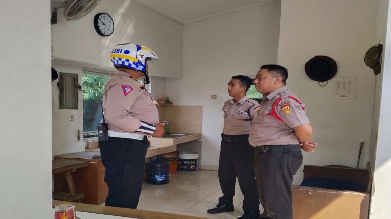 Cegah Kriminalitas, Polsek Tanah Sareal Patroli di Komplek Perumahan Bukit Cimanggu City