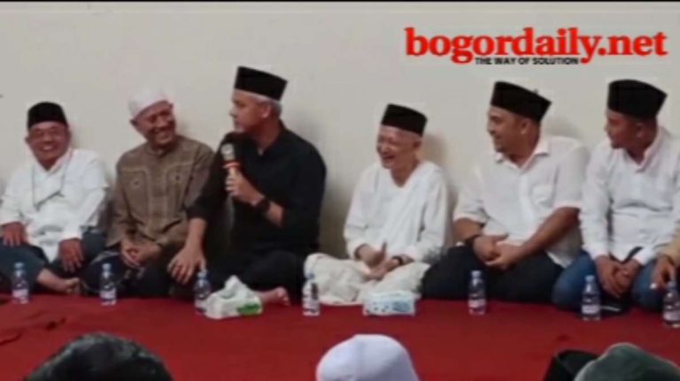 Capres Ganjar Pranowo Berkunjung ke Pondok Pesantren Al-Falak Pagentongan Bogor