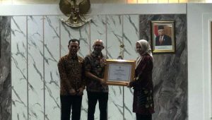 Dinas Arsip dan Perpustakaan Daerah Kabupaten Bogor Berikan Penghargaan Bagi Para Pengelola Arsip Perangkat Daerah 