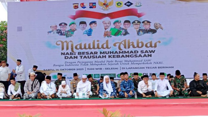 Ribuan jamaah hadiri peringatan Maulid Akbar Nabi Besar Muhammad SAW dan Tausiah Kebangsaan se-Bogor raya di lapangan Tegar Beriman, Cibinong, Kabupaten Bogor, Sabtu 14 Oktober 2023.