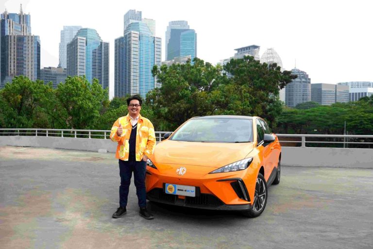 MG Motor Indonesia Tampilkan Kilau Eksklusif MG 4 EV “Volcano Orange” untuk Pecinta Gaya Hidup Modern