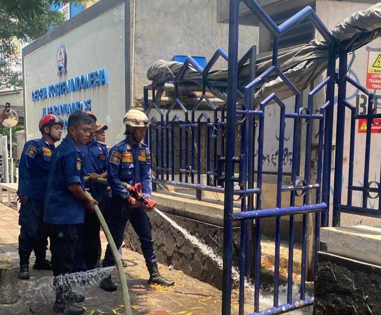 Gardu Listrik di Jalan Pengadilan Bogor Kebakaran