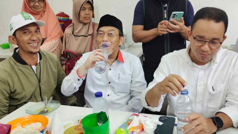 Ahmad Ishaq Temani Anies Baswedan Makan Doclang Jembatan Merah Kota Bogor