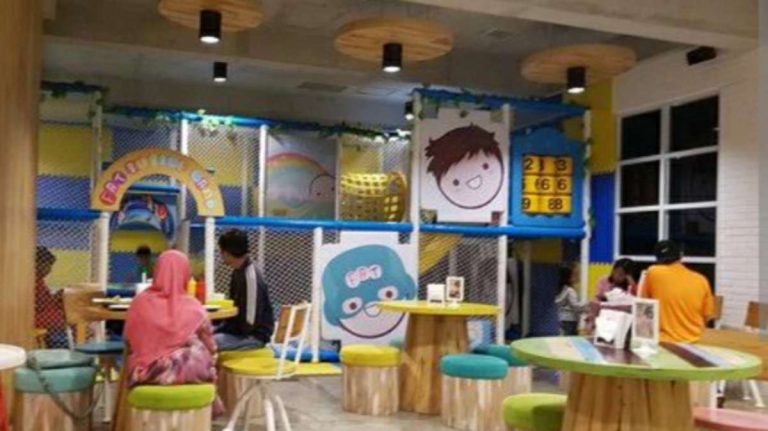 Review Fat Bubble Bogor, Kafe Unik yang Dilengkapi Playground Anak