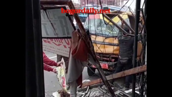 Truk DLH Seruduk Kios di Cilendek Bogor, Warung Berantakan Mobil Rusak