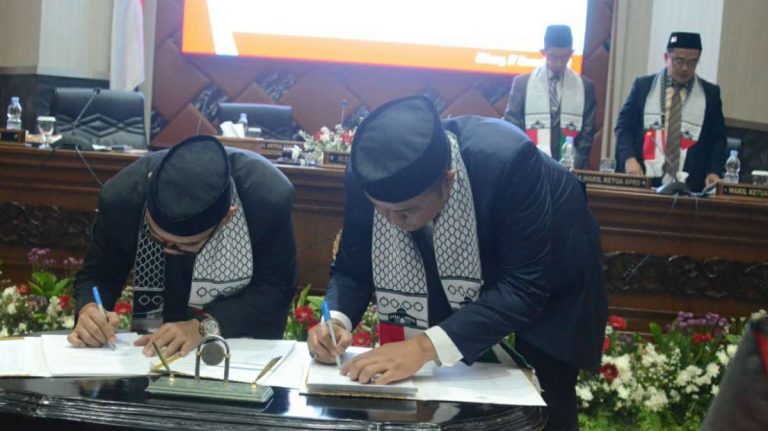 DPRD Setujui Raperda Penyelenggaraan Pesantren Jadi Perda di Kabupaten Bogor  