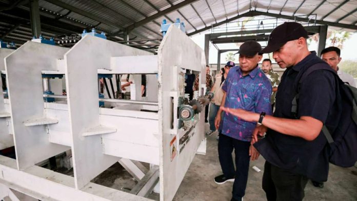 MenkopUKM: Rumah Produksi Bersama Tingkatkan Nilai Tambah Kerajinan Bambu