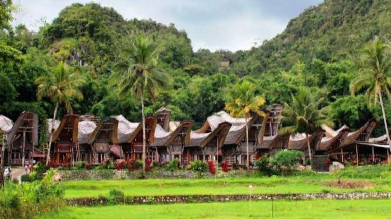 Liburan Akhir Tahun ke Desa Wisata ala Menparekraf Sandiaga Uno
