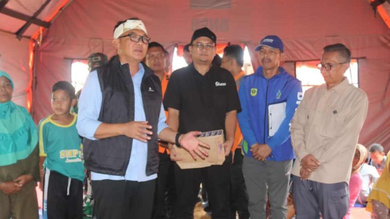Bupati Bogor dan Pj Gubernur Salurkan Bantuan Gempa Bumi di Pamijahan