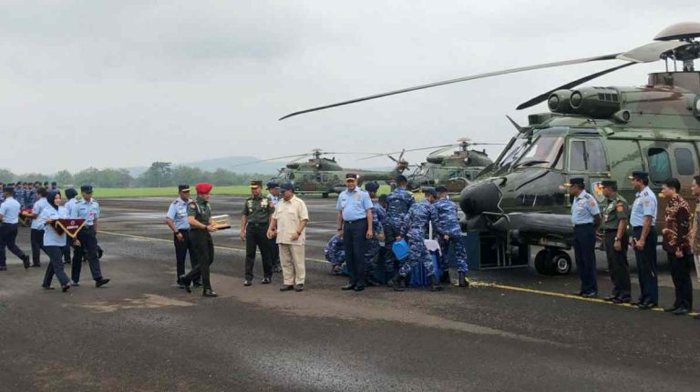 Menhan Prabowo Serahkan Delapan Unit Helikopter Airbus H225M di Lanud Atang Sandjaja