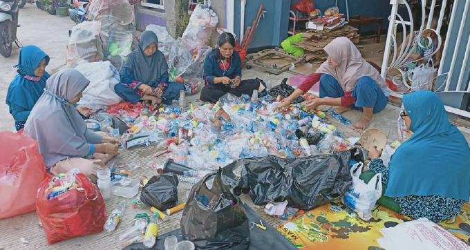 STT Muhammadiyah Cileungsi Gelar Pelatihan Pemanfaatan Alat Pengolahan Sampah