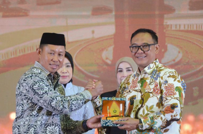 Sertijab dan Pisah Sambut Bupati Bogor: Iwan Setiawan Dukung Asmawa Tosepu