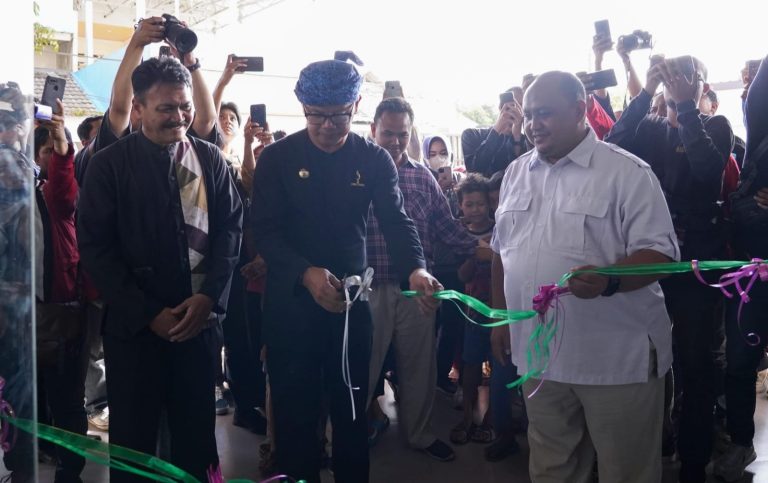 Ketua DPRD Kota Bogor Resmikan Gedung Sekolah Satu Atap di Kelurahan Kencana