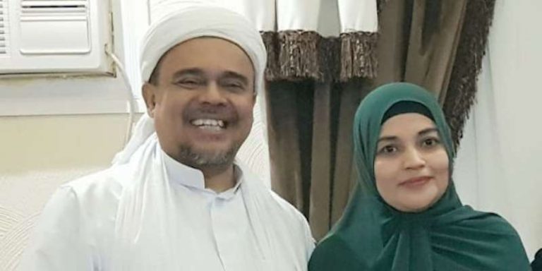Istri Habib Rizieq Dikebumikan di Megamendung Hari Ini