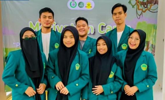 Tujuh mahasiswa UIKA Bogor mengikuti program pengabdian masyarakat di Malaysia. (Istimewa/Bogordaily.net).