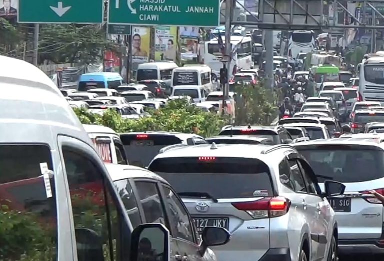 Jalan Raya Puncak Bogor Ditutup Malam Tahun Baru, Ini Jalur Alternatif yang Bisa Dilewati