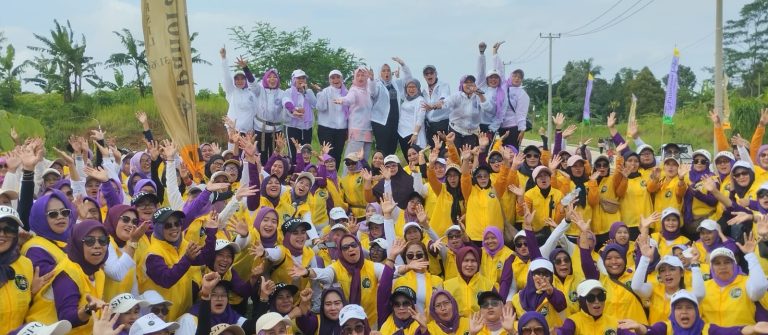 Ratusan Warga Senam Bareng Agri Suryaningsih di Cigombong Bogor
