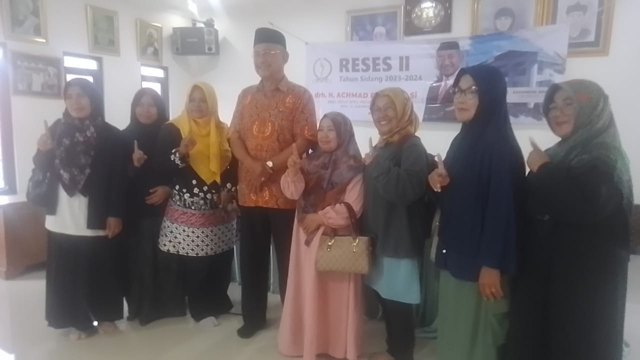 Wakil Ketua DPRD Provinsi Jawa Barat, Achmad Ru'yat saat reses di Ciawi, Kabupaten Bogor. (Acep/Bogordaily.net)