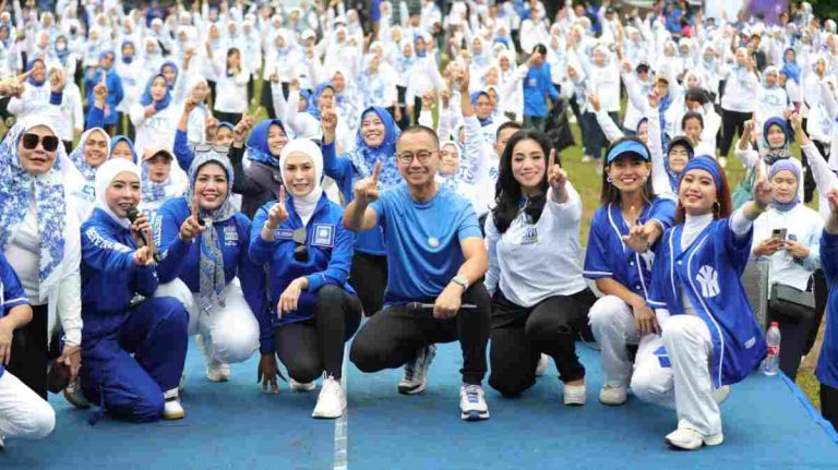 Eddy Soeparno dan Ribuan Relawan Saksi Gelar Senam Sehat