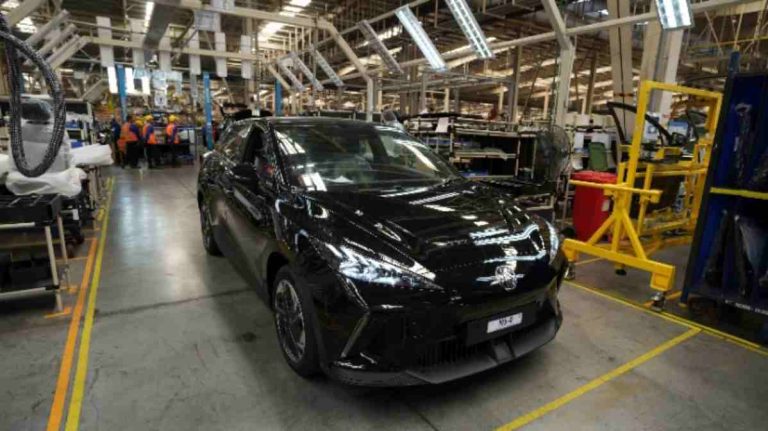 New MG ZS EV dan MG 4 EV Buatan Indonesia Siap Mengaspal dengan Harga Kompetitif