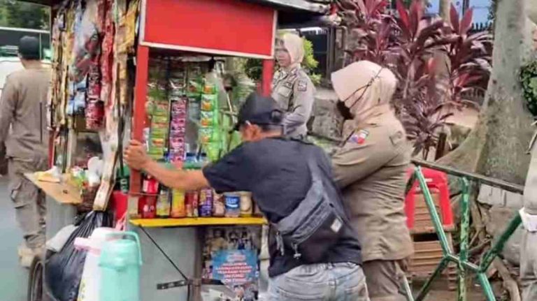 Satpol PP Kota Bogor Terus Patroli Penertiban PKL di Trotoar