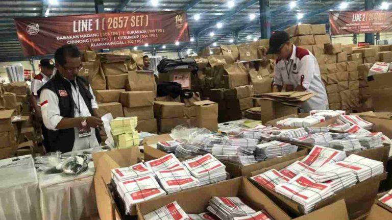 Tiga Pekan Lagi Pencoblosan, KPU Kabupaten Bogor Mulai Distribusikan Logistik ke Kecamatan
