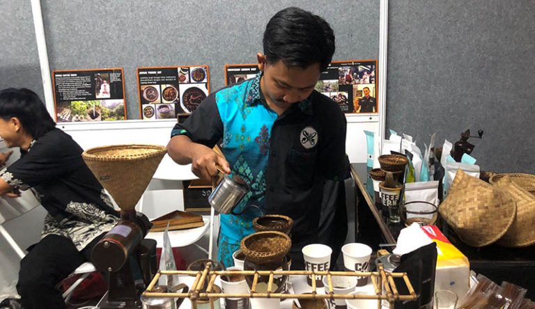 Melihat Inovasi Alat Pembuat Kopi Tradisional dari Leuwiliang dalam Temu Inovator Kabupaten Bogor