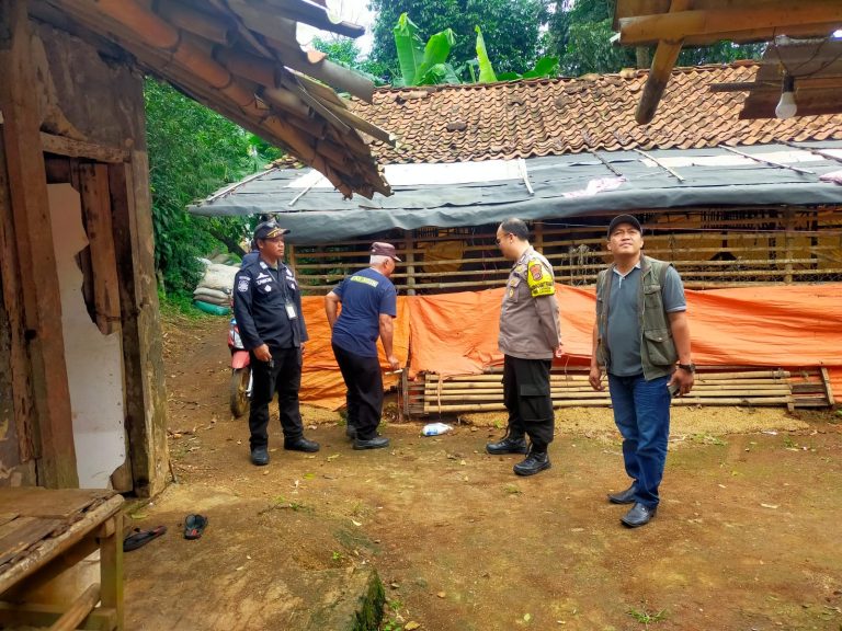 Peternakan Bebek di Caringin Bogor Diprotes Warga, Satpol PP Turun Tangan