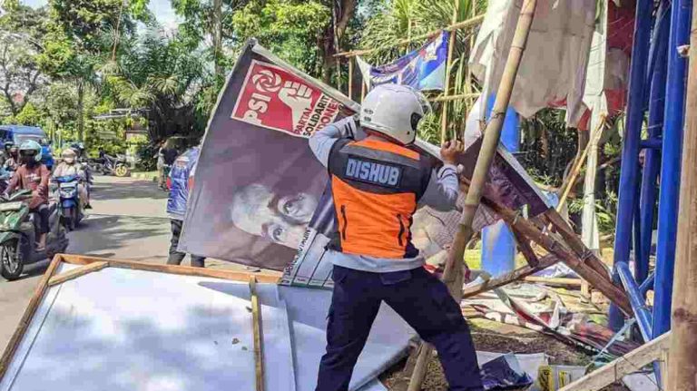 Dishub Kota Bogor Tertibkan APK Selama Masa Tenang Pemilu 2024