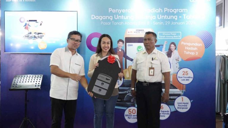 Dorong Peningkatan Omset Penjualan UMKM, BRI Bagikan Hadiah Undian Promo di Pasar Tanah Abang