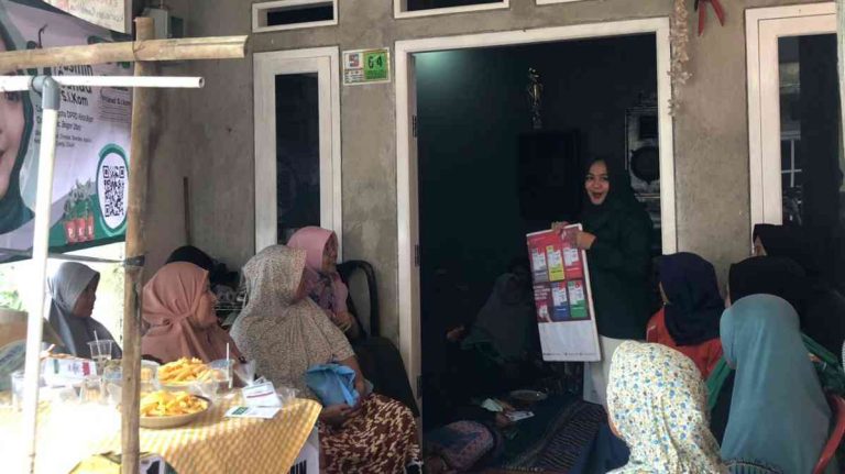 Ibu-ibu di Cimahpar Doakan Yasmin Sanad Jadi Anggota DPRD Kota Bogor