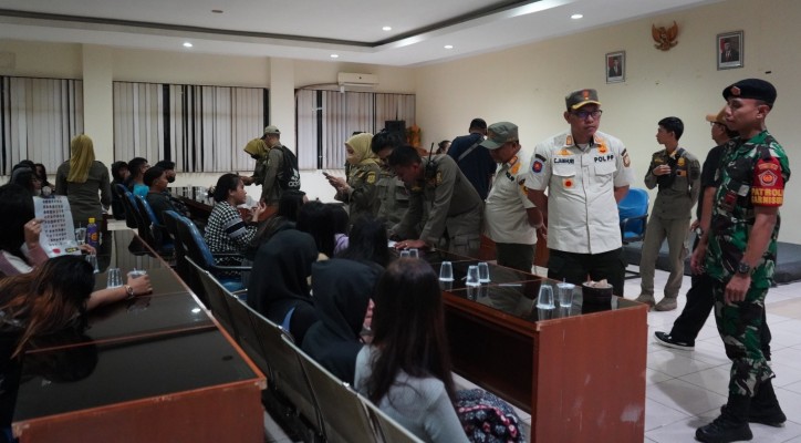 Satpol PP Kabupaten Bogor Amankan 18 Wanita Diduga PSK MiChat di Sukaraja