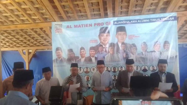 Ulama Alumni Timteng dan Komunitas Warga Minang Dukung Prabowo-Gibran