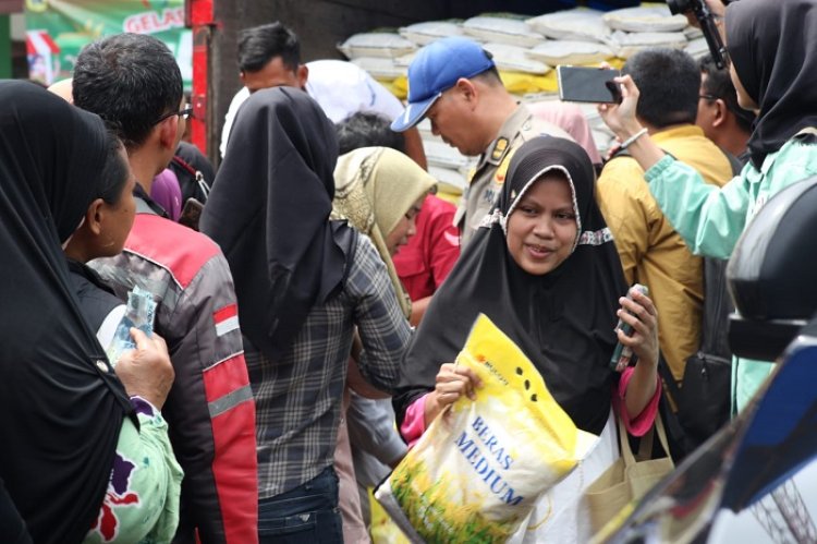 Tekan Laju Inflasi, Pemkab Bogor Gelar Pangan Murah di Cibinong
