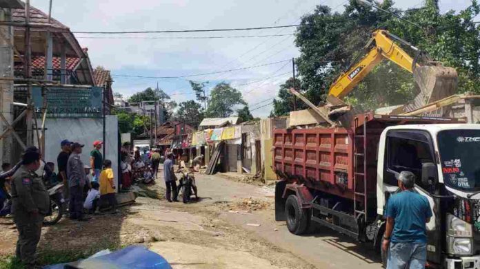 Belasan Bangunan di Pancawati Dibongkar Pra Rekonstruksi Jalan
