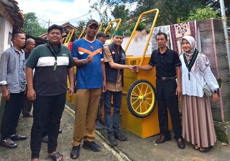 HMI Cabang Kota Bogor dan DLH Kolaborasi Atasi Sampah di Mulyaharja Bogor