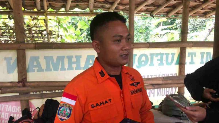Korban Tertimbun Longsor di Sentul Bogor Belum Ditemukan