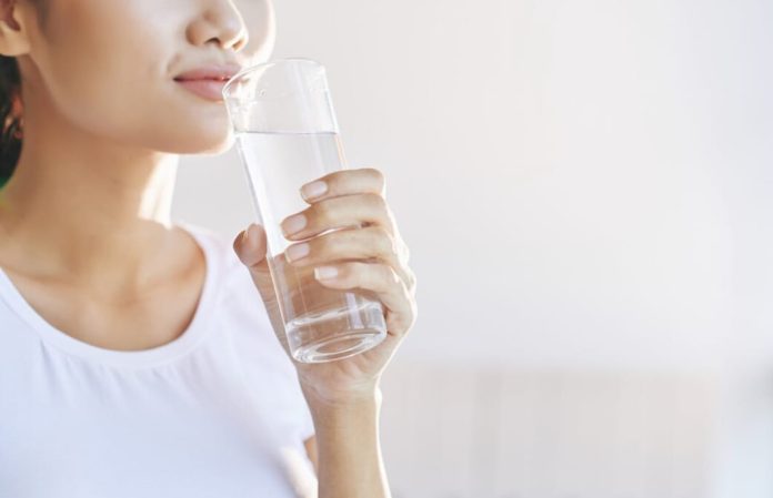 Manfaat Minum Air Putih
