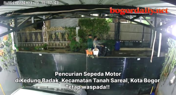 Aksi Pencurian Sepeda Motor di Tanah Sareal Terekam CCTV