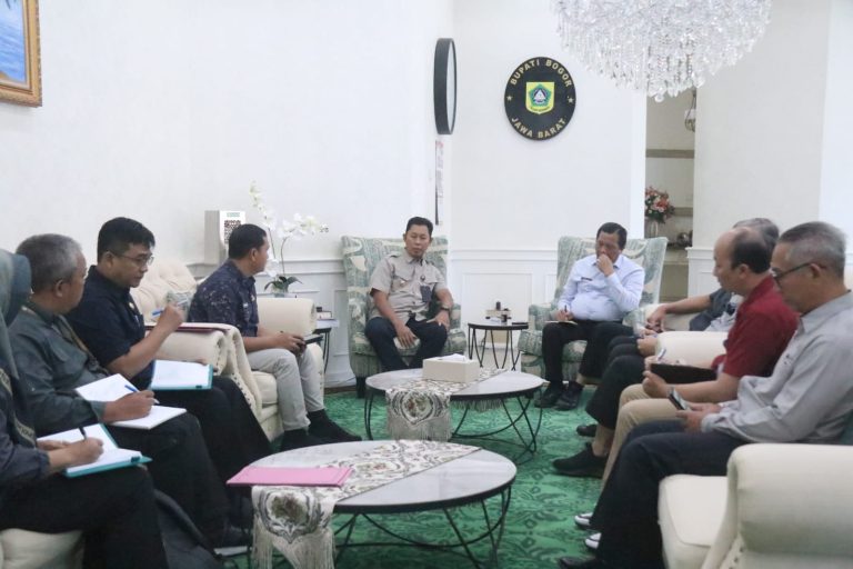 Pj. Bupati Bogor Ajak Jajarannya Fokus Tata Kebersihan Wilayah Kota Cibinong